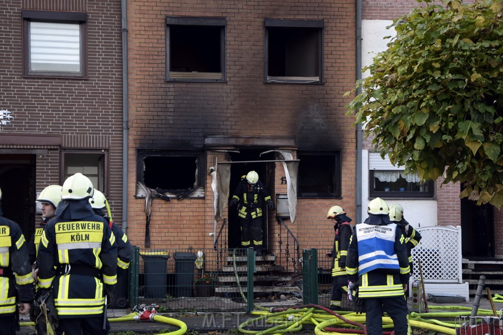 Feuer 2 Vollbrand Reihenhaus Roggendorf Berrischstr P070.JPG - Miklos Laubert